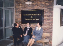 Prof. I. Leliūgienė prie Auk&scaron;tosios socialinio darbo mokyklos Paryžiuje, Prancūzijoje. (Prof. I. Leliūgienės asmeninis archyvas)