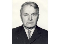 Prof. Jonas Matulionis (1906&ndash;1993) &ndash;matematikas, pedagogikos mokslų daktaras, Auk&scaron;tosios matematikos katedros vedėjas (1944-1968), Elektrotechnikos fakulteto dekanas (1951-1962), vėliau &ndash; Radioelektronikos fakulteto prodekanas. (KTU muziejus)