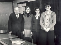 KPI matematikos dėstytojai: J. Matulionis, D. Plukienė, N. Ratkienė ir D. Petru&scaron;kevičiūtė, 1976 m. (Prof. J. Matulionio &scaron;eimos archyvas)