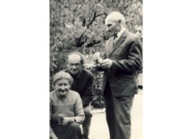 J. Indriūnas pas brolį Antaną, 1971 m. (KTU muziejus)