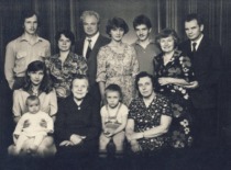 V. Zelionkaitė su artimaisiais, 1981 m. (Prof. V. Zelionkaitės &scaron;eimos archyvas)