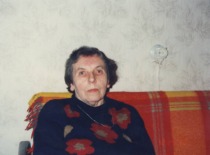 Prof. V. Zelionkaitė savo namuose, 1993 m. (Prof. V. Zelionkaitės &scaron;eimos archyvas)