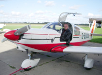 Prof. A. Fedaravičius lėktuve S.Dariaus ir S.Girėno aerodrome, 2006 m. (Prof. A. Fedaravičiaus &scaron;eimos archyvas)