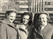 Kolegės D. Vektarienė, B. Girčienė ir V. Zelionkaitė, 1960 m. (KTU muziejus)