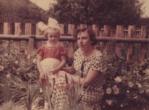 V. Zelionkaitė su dukterėčia Vida, 1959 m. (Prof. V. Zelionkaitės &scaron;eimos archyvas)
