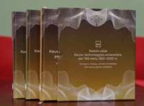 Knygos &bdquo;Mokslo raida Kauno technologijos universitete per 100 metų 1922&ndash;2022 m.&ldquo; sutiktuvės KTU auloje 2026 m. gegužės 6 d. (J. Klėmano nuotr., KTU fotoarchyvas)