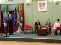 Knygos &bdquo;Mokslo raida Kauno technologijos universitete per 100 metų 1922&ndash;2022 m.&ldquo; sutiktuvės KTU auloje 2026 m. gegužės 6 d. (J. Klėmano nuotr., KTU fotoarchyvas)