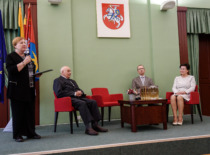 Knygos &bdquo;Mokslo raida Kauno technologijos universitete per 100 metų 1922&ndash;2022 m.&ldquo; sutiktuvės KTU auloje 2026 m. gegužės 6 d. (J. Klėmano nuotr., KTU fotoarchyvas)