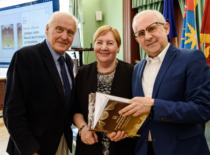 Knygos &bdquo;Mokslo raida Kauno technologijos universitete per 100 metų 1922&ndash;2022 m.&ldquo; sutiktuvės KTU auloje 2026 m. gegužės 6 d. (J. Klėmano nuotr., KTU fotoarchyvas)