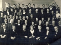 VDU Studentų matematikų-fizikų draugijos nariai su dėstytojais, 1937 m. 1-oje eilėje (i&scaron; kairės) 2-asis &ndash; J. Janickis; 2-oje eilėje (i&scaron; kairės) 3-iasis &ndash;prof. I. Končius, 4-asis prof. Z. Žemaitis, 6-asis &ndash; prof. A. Purėnas, 7-asis &ndash; prof. V. Čepinskis, 8-asis &ndash; doc. J. Matulis. (KTU muziejus)