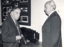 Prof. J. Janickis ir prof. B. Stulpinas auditorijoje, apie 1986 m. (KTU muziejus)