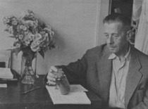 Prof. J. Janickis laboratorijoje, 1968 m. (KTU Fizikinės ir neorganinės chemijos katedra)