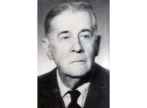 Jonas Janickis (1906&ndash;1998) &ndash; profesorius, habilituotas daktaras, akademikas, Valstybinės premijos laureatas, Kauno universiteto (vėliau &ndash; Kauno politechnikos instituto) Fizinės chemijos katedros vedėjas 1940&ndash;1941 m. ir 1944&ndash;1977 m. (KTU muziejus)