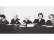 A. &Scaron;ulčiaus disertacijos gynimas Vilniuje, 1982 m. I&scaron; kairės: doc. O. Petro&scaron;evičiūtė, prof. B. Stulpinas, akad. J. Matulis, prof. O. Galdikienė, prof. A. Levinskas. (Prof. A. &Scaron;ulčiaus asmeninis archyvas)