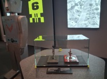 KTU muziejuje saugomi pirmieji pasaulyje pjezoelektriniai robotai, sukurti 1980 m. KPI, parodoje &bdquo;Ateities trajektorijos&ldquo;, 2026 m. (A. Veilentienės nuotr.)