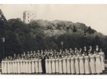 KPI choras &bdquo;Jaunystė&ldquo; su vadovu B. Mačikėnu Vilniuje, 1967 m. (KTU muziejus)