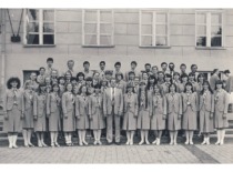 Choras &bdquo;Jaunystė&ldquo; su vadovu Stasiu Selemenavičiumi Dainų &scaron;ventėje Vilniuje, 1985 m. (KTU muziejus)