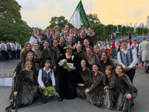KTU akademinis choras „Jaunystė“ su vadove D. Beinaryte Baltijos šalių studentų dainų šventėje „Gaudeamus“ Rygoje, 2026 m. (Choro „Jaunystė“ archyvas)